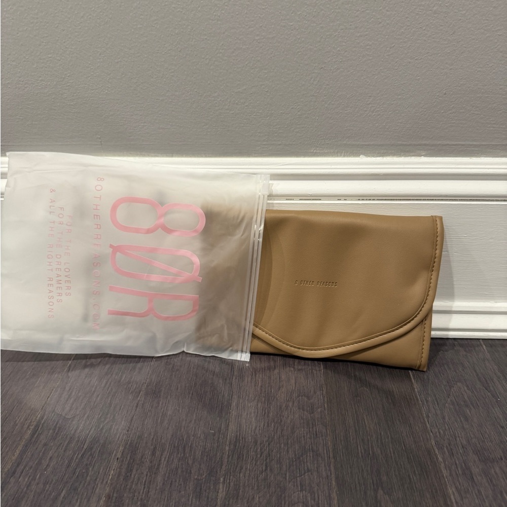 🎊HP🎉 NWT 8 Other Reasons Tan Travel Makeup and Accessories Bag - Picture 2 of 4